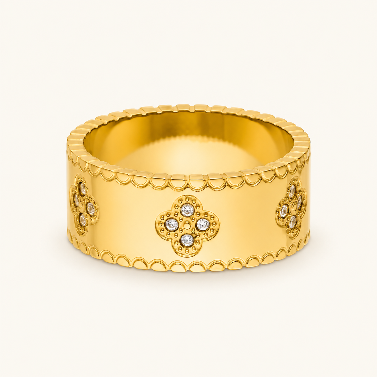 Emi Clover Ring with upright four-stone clover motifs and fine scalloped borders