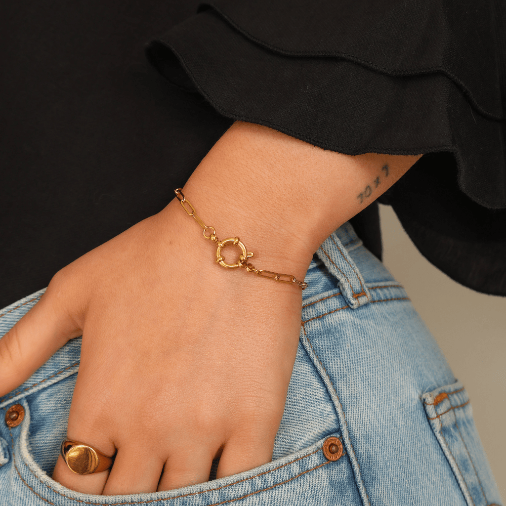 In The Loop Bracelet