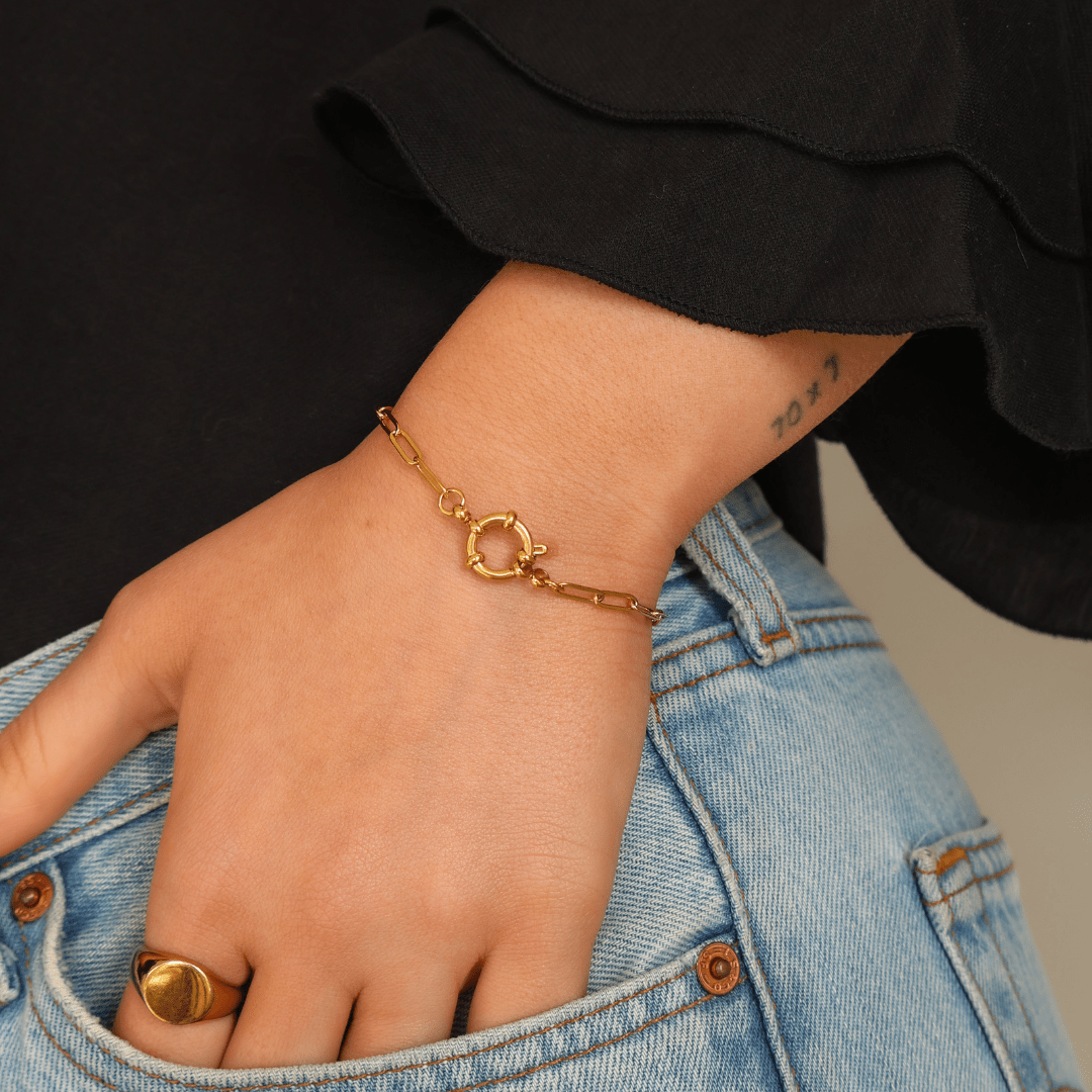 In The Loop Bracelet
